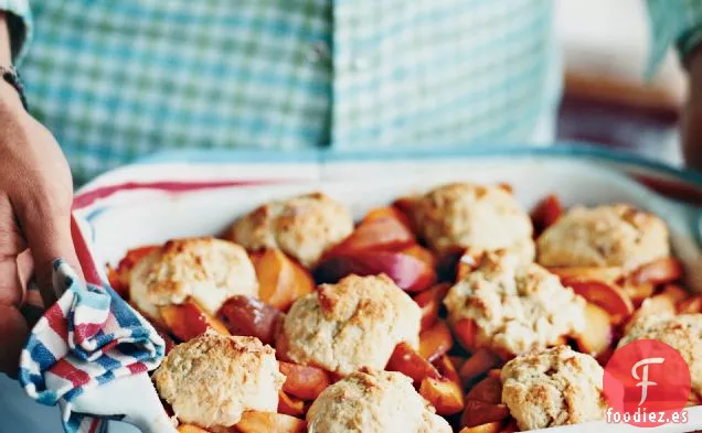 Zapatero de Melocotón y Albaricoque con Leche Helada de Almendras