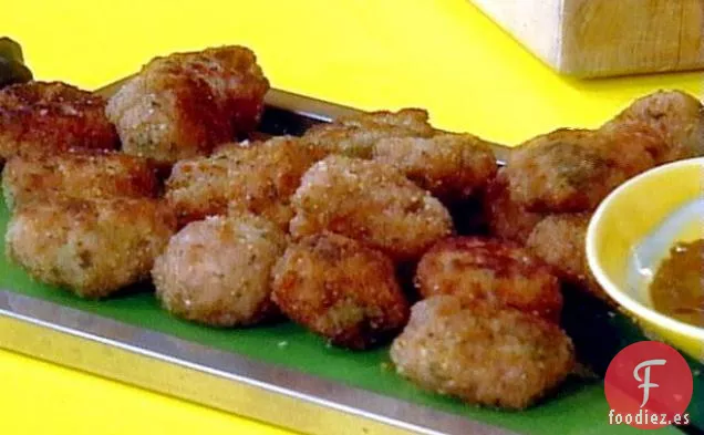 Bocados de Salchicha de Salvia con Salsa Balsámica de Albaricoque