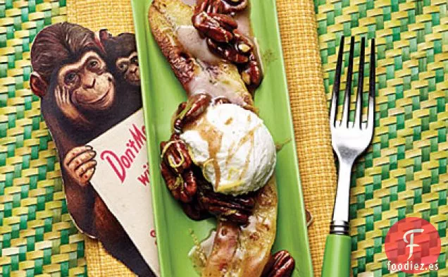 Bananas Doradas con Mantequilla y Nueces Tostadas