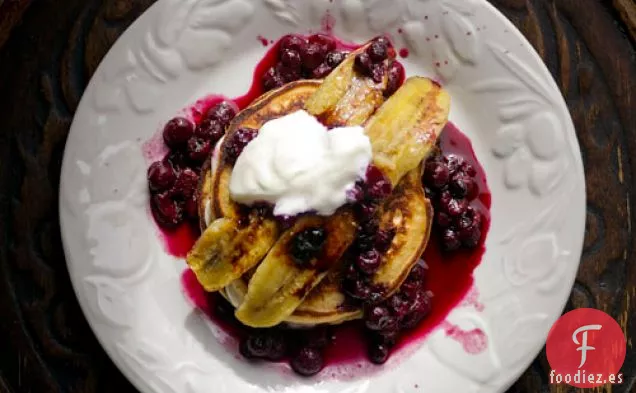 Panqueques con Bayas Dulces y Plátano