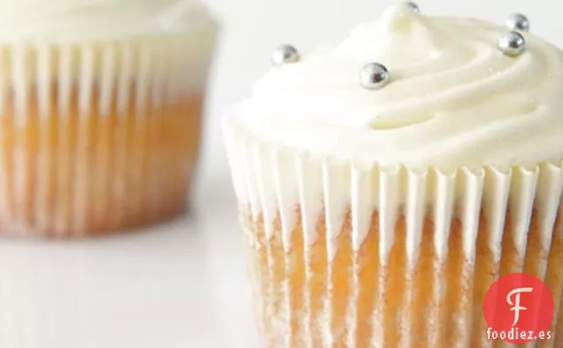 Cupcakes De Plátano Y Chocolate Blanco Con Cre Mágico Y Brillante