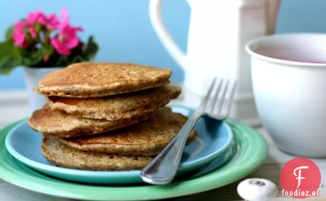 Tortitas De Linaza De Plátano Con Jarabe De Mora