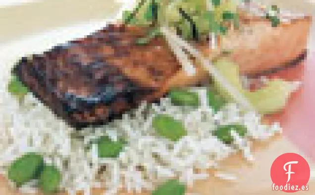 Salmón Marinado con Miso y Condimento Daikon de Pepino