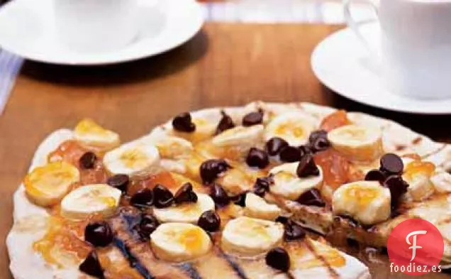 Pizza de Chocolate con Conservas de Albaricoque y Plátanos
