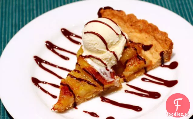 Tarta De Plátano Caramelizada Con Salsa De Chocolate Agridulce