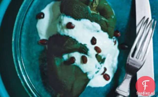 Chiles Poblanos Rellenos con Salsa de Nueces y Semillas de Granada