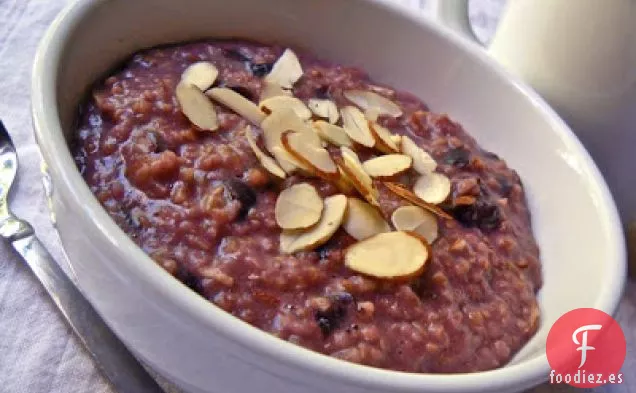 Avena Cortada en Acero con Cereza y Almendra