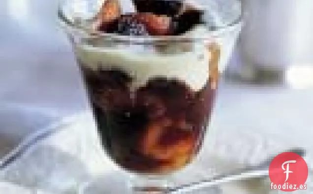 Compota De frutos secos Con Bourbon Y Crema Inglesa