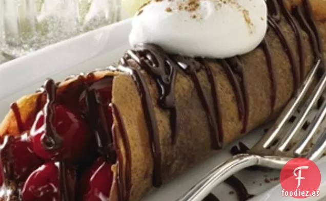 Crepes De La Selva Negra Hechas Con Caramelo De Chocolate Sin Azúcar De Hershey