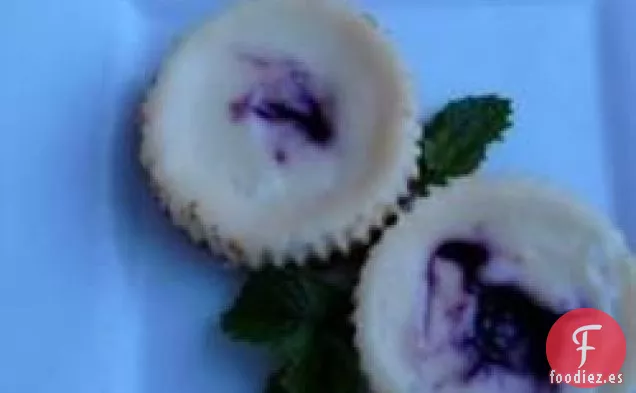 Pasteles de Queso de Lima con Remolinos de Frambuesa