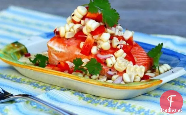 Salmón Asado A Fuego Lento Con Salsa De Maíz Picante