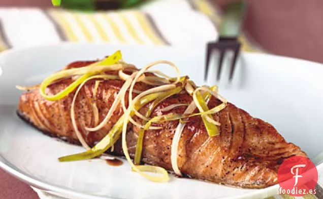Salmón Cocido en Sartén con Salsa Balsámica y Miel