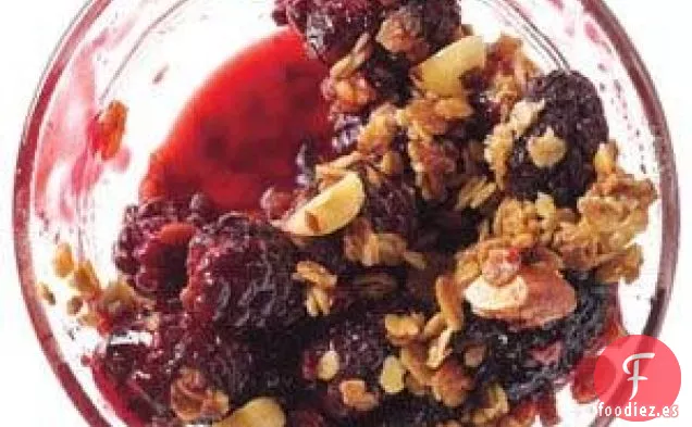 Crujiente de mora y granola