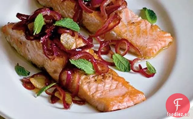 Salmón Con Cebolla Roja Agridulce