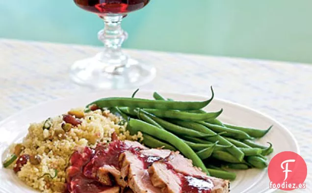 Cerdo a la Parrilla con Salsa de Moras y Salvia