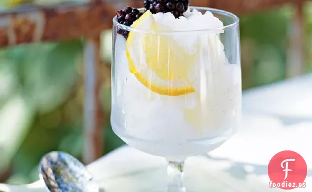 Sorbete de Limoncello y Menta con Moras Frescas