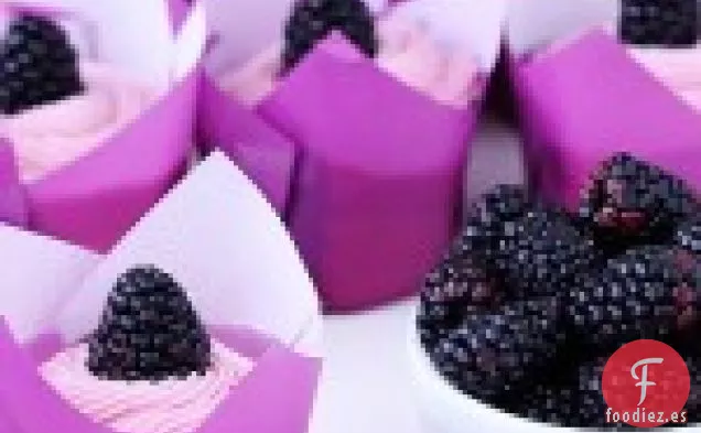 Limón Blackberry Cupcakes