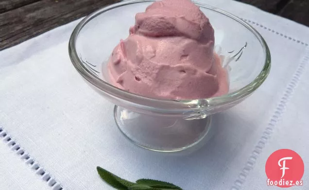 Gelato de Ciruela, mora y miel con infusión de salvia