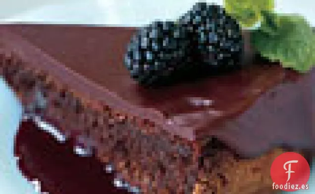 Tarta de Chocolate Negro con Coulis de Mora con Pinchos