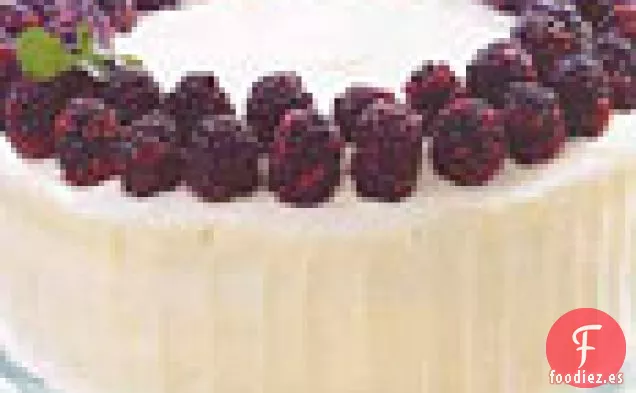 Pastel De Especias Con Relleno De Mora Y Glaseado De Queso Crema