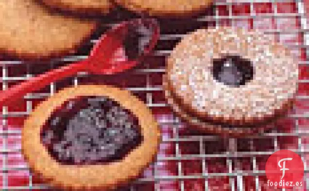 Galletas Linzer de Avellanas con Mermelada de Mora