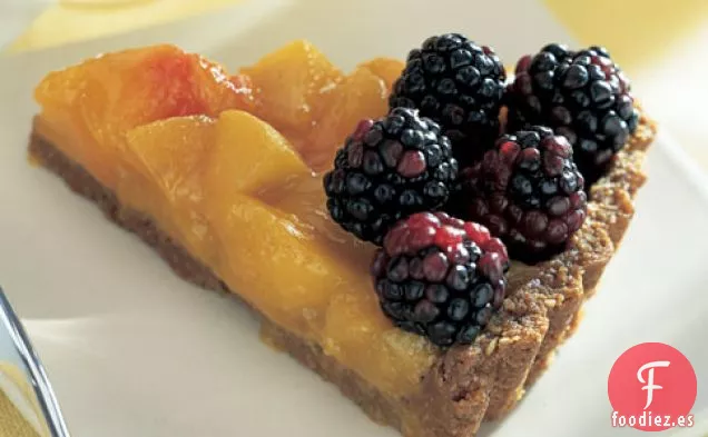 Tarta De Melocotón Y Mora Con Corteza De galletas De Avena
