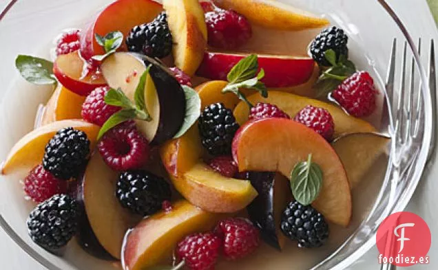 Ensalada de Frutas de Verano con Aroma a Lavanda