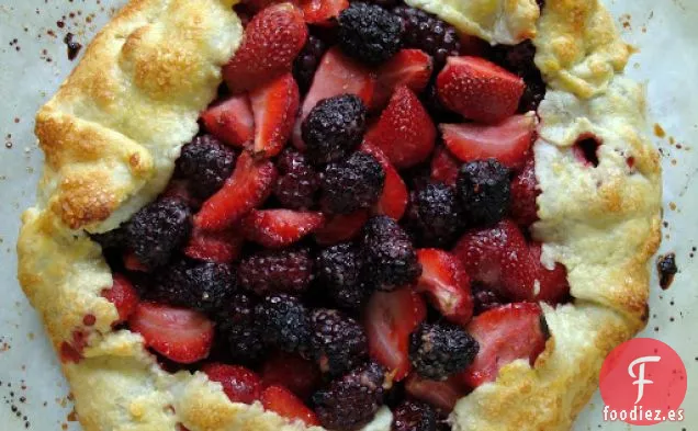 Crostata Mixta De Bayas Con Crema De Ricota De miel de limón