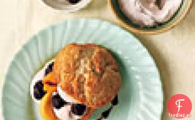 Pasteles de Melocotón y Mora con Crema de Mora