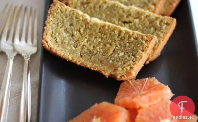 Pastel De Pistacho Con Ensalada Cara Cara