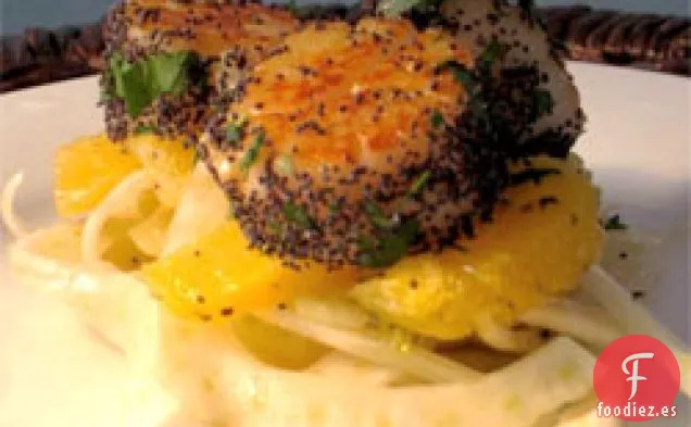Receta Negra Y Naranja: Vieiras De Mar Con costra De Amapola Sobre Hinojo A