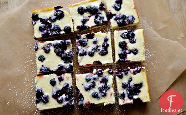 Barras de Tarta de Queso con Arándanos