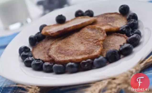 Panqueques De Trigo Sarraceno Y Arándanos Con Salchicha De Pavo