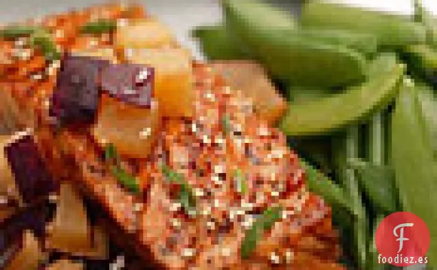 Salmón a la Parrilla con Glaseado de Hoisin y Condimento de Ciruela y Jengibre