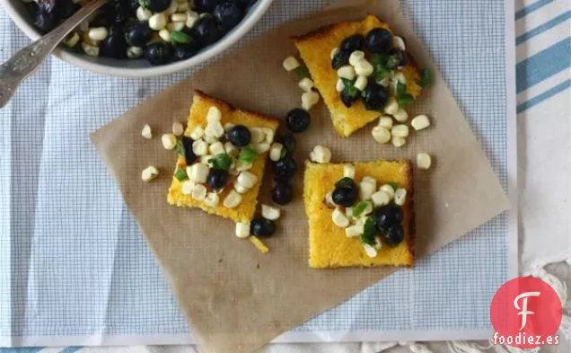 Cuadrados De Polenta Con Sabor A Arándanos Y Maíz
