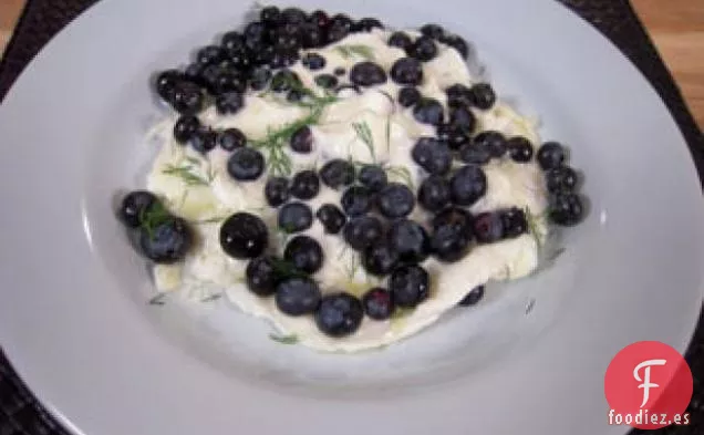 Tortilla de Clara de Huevo con Arándanos y Crema Fresca