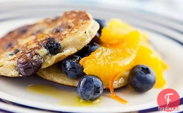 Panqueques De Arándanos y Coco Con Naranjas Almibaradas