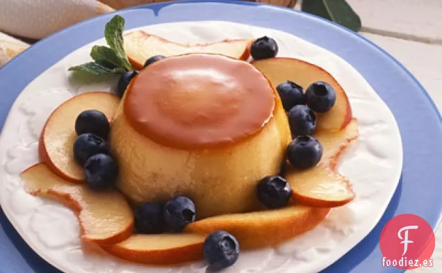 Flan De Naranja Y Arándanos Con Melocotones