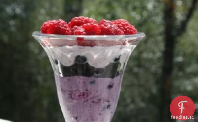 Parfaits De frambuesa Y arándanos Con Yogur Griego