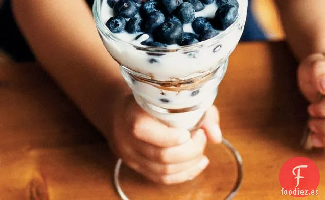 Parfaits de Granola de Arándanos y Arce y Nueces Pecanas