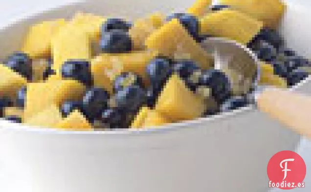 Ensalada de Frutas con Mango, Arándanos y Jengibre