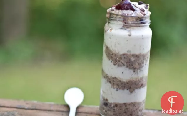 Parfait Vegano de Avena Nocturno con Chocolate con cereza y arándanos