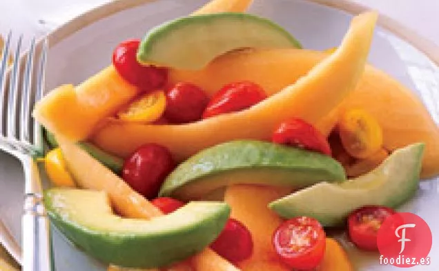 Ensalada De Melón Y Aguacate Con Aderezo De Miel Y lima
