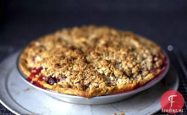Tarta De Cereza Agria Con Crumble De Almendras