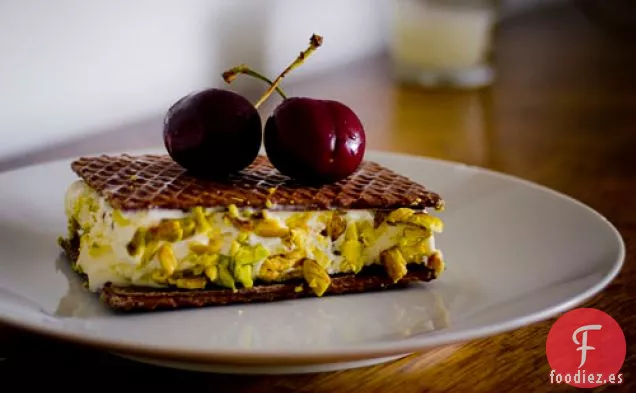Sándwich de Helado de Pistacho y Cereza