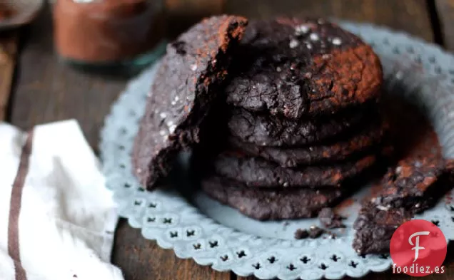 Galletas de Cereza con Chile y Chocolate con Frijoles Negros