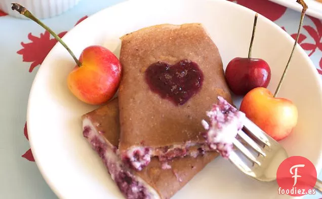 Crepes De Chocolate Con Mermelada De Cereza Y Queso Ricotta