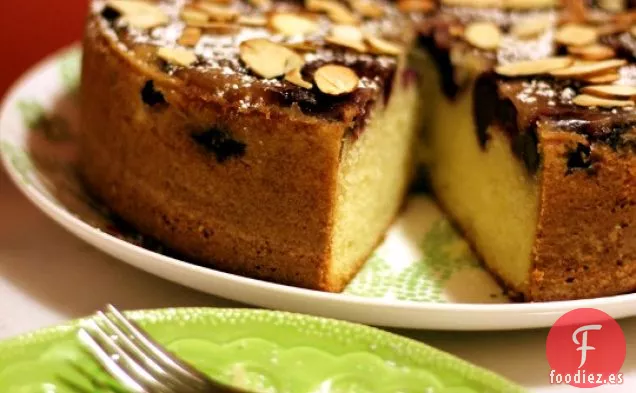 Pastel De Mantequilla De Almendras Con Cerezas