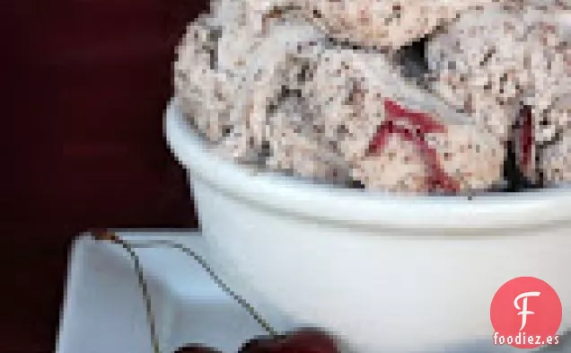 Helado de Chocolate con Cereza