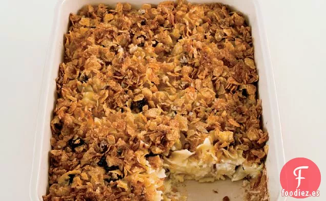 Kugel de Fideos Dulces con Cerezas Secas